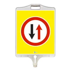 DİKKAT İKİ YÖNLÜ TRAFİK TABELASI ÇİFT TARAFLI PP 35x41 cm